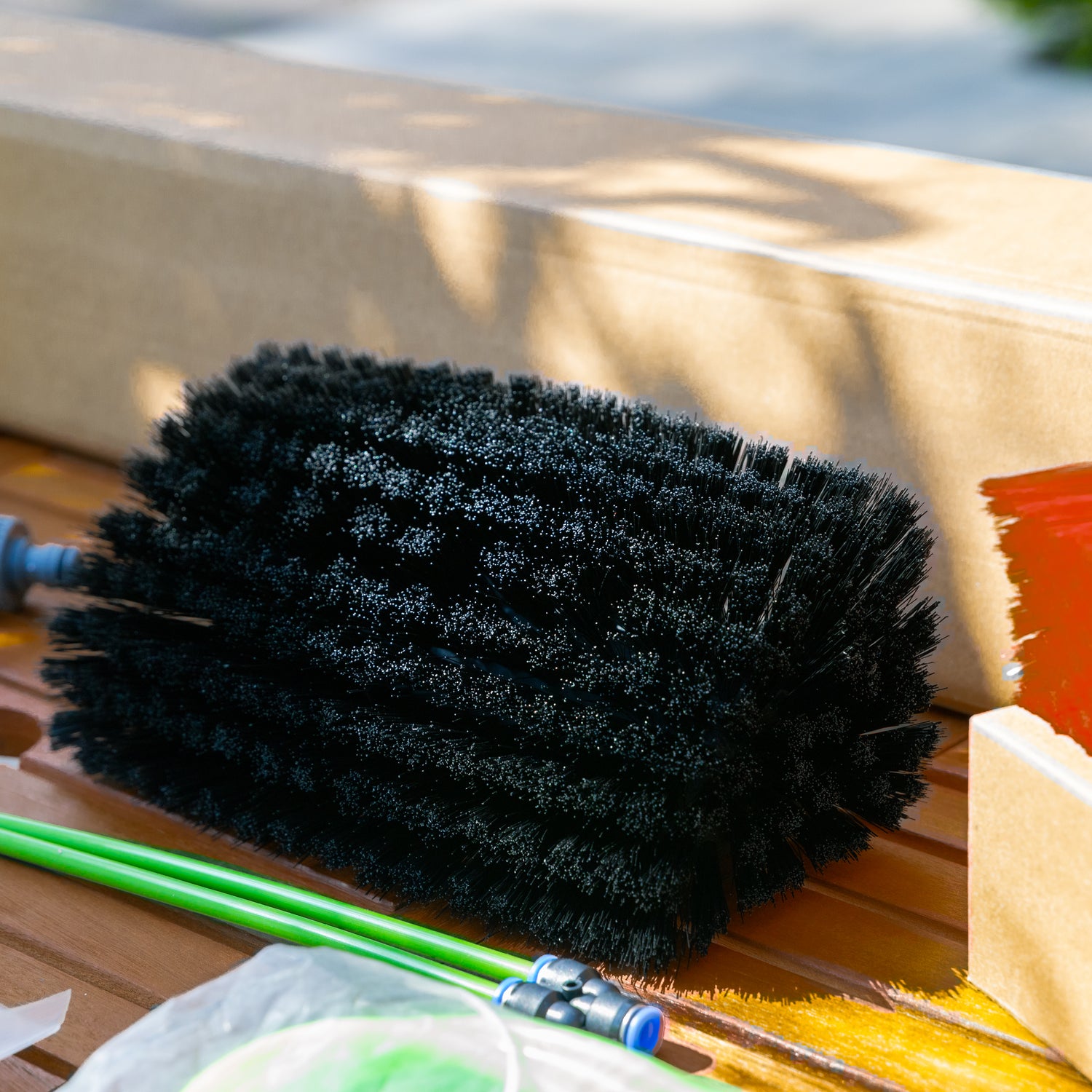 The five-sided brush