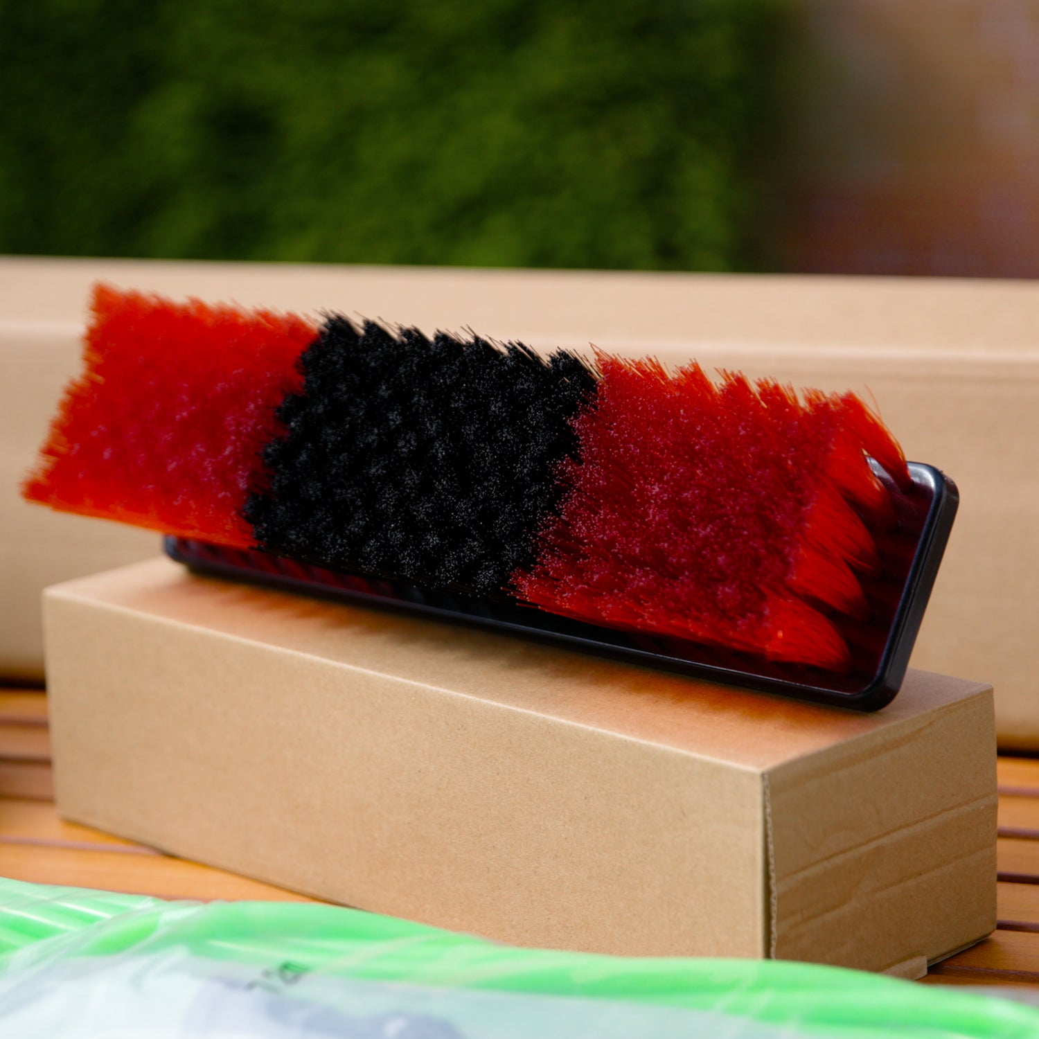 The standard brush highlighted on a box
