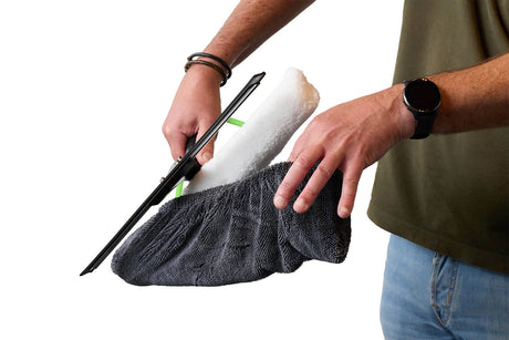 Attaching the drying cloth to the washer-cleaner set