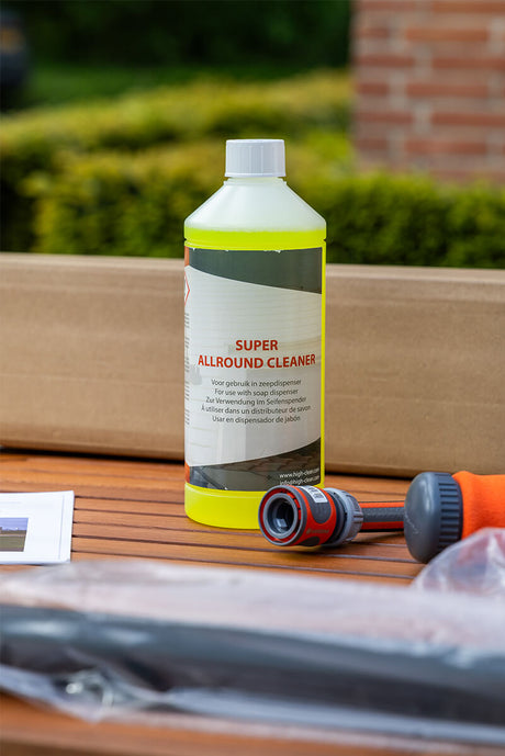 The allround cleaner on a table